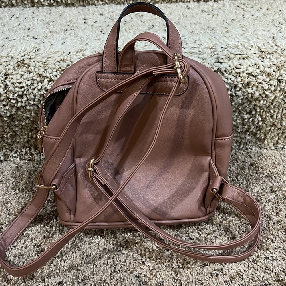 Small Bee Backpack. - image 4